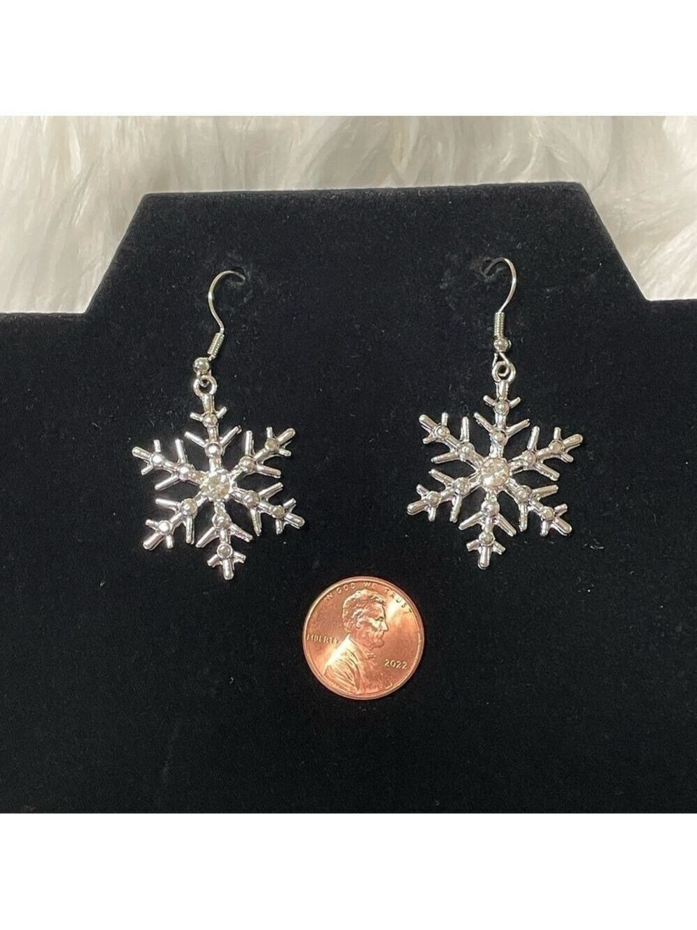 Silver Tone Snowflake Dangle Earrings Rhinestone Accents New - Picture 5 of 5